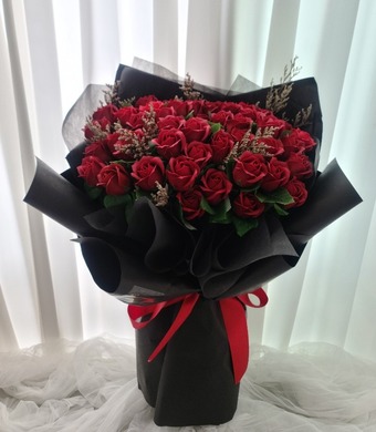 비누꽃_레드로즈50송이 중대형 꽃다발
